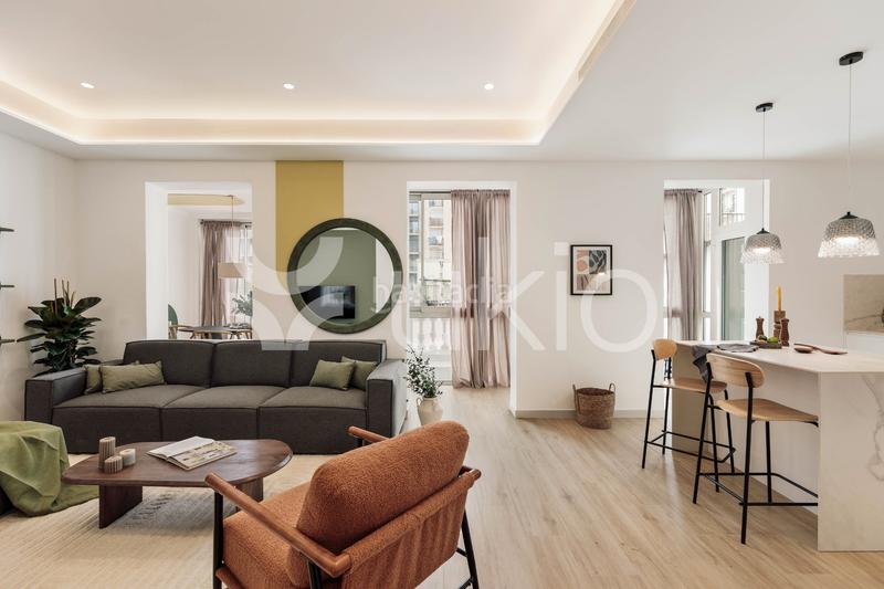 Foto 9361fb44-7f6a-47a5-a89a-eb2995172266. Lloguer apartament amb calefacció a La Nova Esquerra de l´Eixample Barcelona