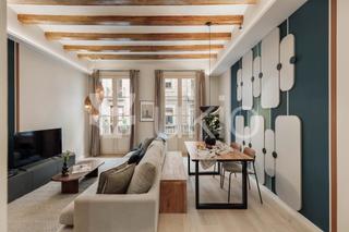 Alquiler Apartamento  Carrer del portal nou. Apartamento de 2 habitacines con balcon en sant pere