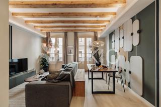 Alquiler Apartamento  Carrer del portal nou. Apartamento de 2 habitaciones con balcon en sant pere