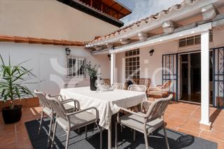 Miete Appartement  Calle de fuencarral. Apartamento de 3 habitaciones con terraza en chueca-justicia