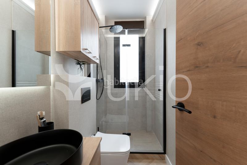 Foto cc27d5de-b29a-4bf6-bdb2-3bb54e88a001. Alquiler apartamento  de 4 habitaciones en arapiles en Madrid