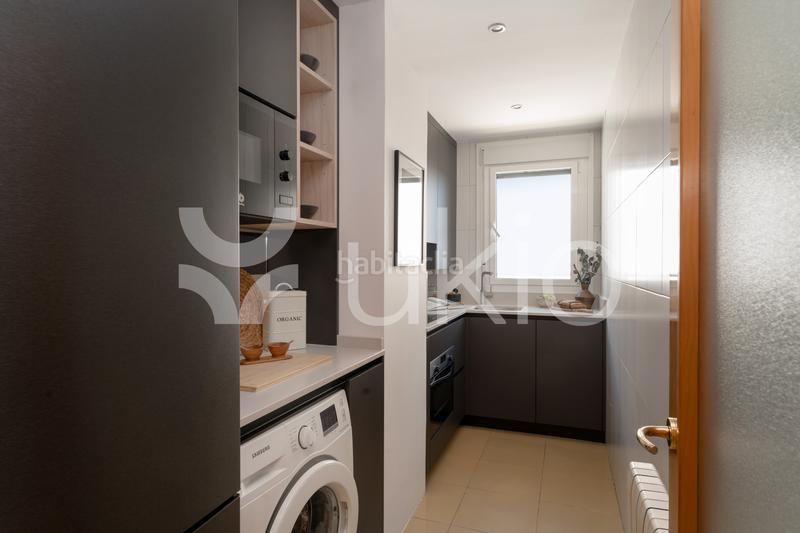 Foto 1612ca6f-35a8-4d21-b60b-23cda3d66ab5. Alquiler apartamento  de 1 habitación con piscina en almagro en Madrid