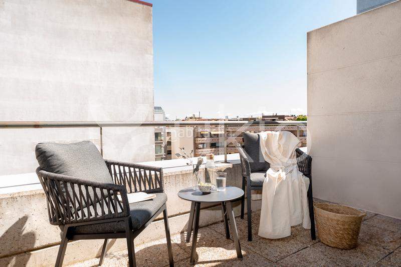 Foto 21cbfdad-7a3a-40d5-a49b-1397a1b5afeb. Alquiler apartamento  de 1 habitación con piscina en almagro en Madrid