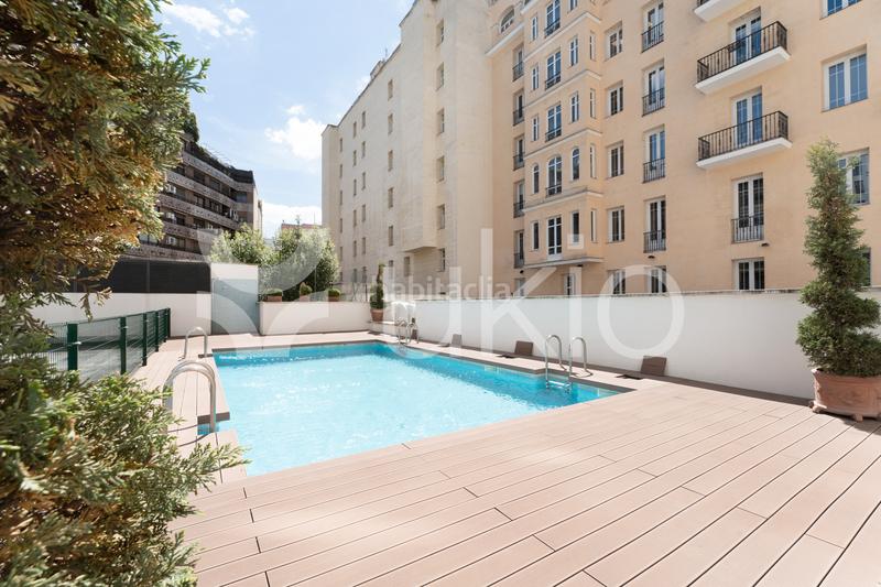 Foto 9d887374-75b1-4a79-86c5-c2ee0b39eb70. Alquiler apartamento  de 1 habitación con piscina en almagro en Madrid
