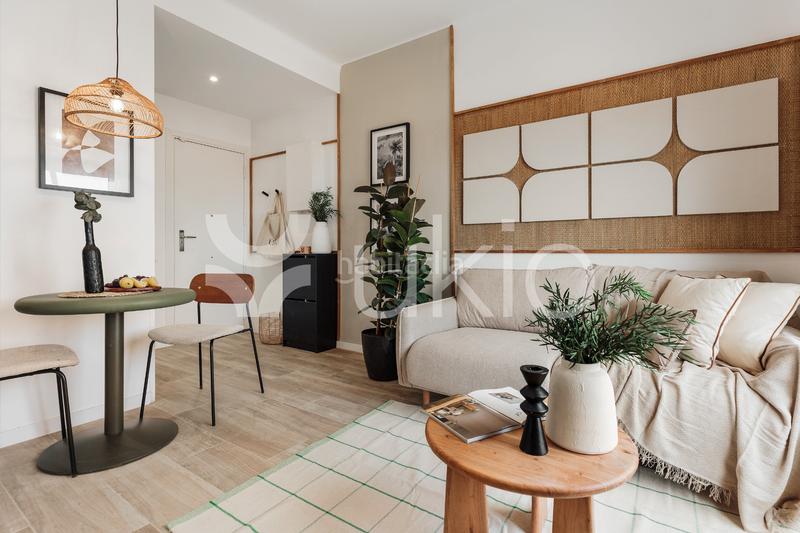 Foto 2bac4015-1b3e-40e2-bed2-b67b62cb8b95. Alquiler apartamento  de 1 habitacion con terraza en Sants en Barcelona