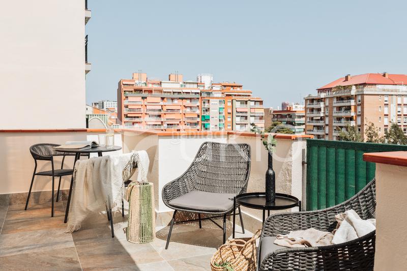 Foto f72372cd-22b6-40d8-82a2-047f7b8e389a. Alquiler apartamento  de 1 habitacion con terraza en Sants en Barcelona