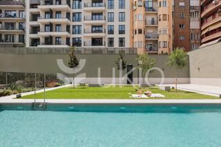 Rent Apartment  Carrer de rocafort. Apartamento de 3 habitaciones con piscina en la nova esquerra de
