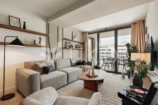Affitto Piccolo appartamento  Carrer de rocafort. Apartamento de 3 habitaciones con piscina en la nova esquerra de