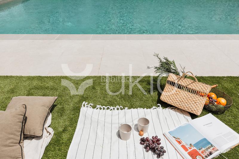 Foto 1eb67b2d-6c43-4ee5-819e-e8e7e30a0205. Lloguer apartament amb calefacció piscina a La Nova Esquerra de l´Eixample Barcelona