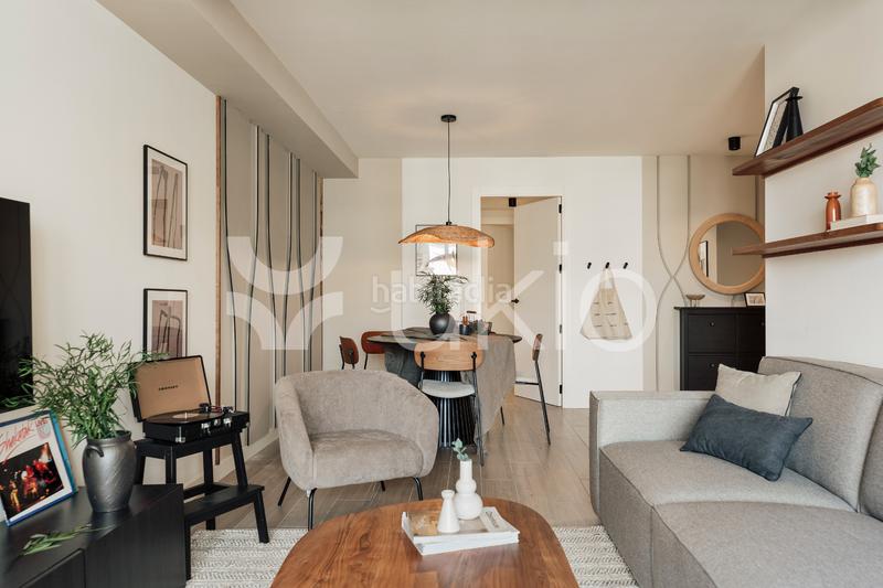 Foto 2142c350-f1fc-44ed-a941-6811a6d17b69. Lloguer apartament amb calefacció piscina a La Nova Esquerra de l´Eixample Barcelona