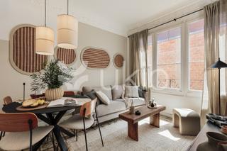 Alquiler Apartamento  Carrer de viladomat. Apartamento de 3 habitaciones con oficina y balcon en la nova es