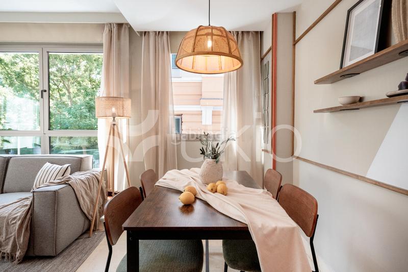 Foto 95e59959-a7a5-437f-b7f3-a38eebd0d062. Alquiler apartamento  de 2 habitaciones con gimnasio y piscina en Trafalgar en Madrid