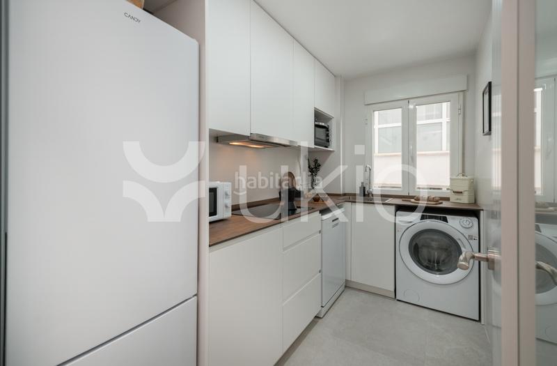 Foto 054e46ff-fe0a-429b-9680-720e81ed5b07. Alquiler apartamento  de 3 habitaciones con balcon en cuzco-castillejos en Madrid