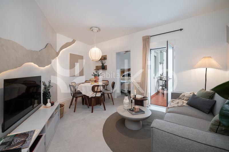 Foto 23f7f51d-9c82-42ab-897f-82df9dc83532. Alquiler apartamento  de 3 habitaciones con balcon en cuzco-castillejos en Madrid
