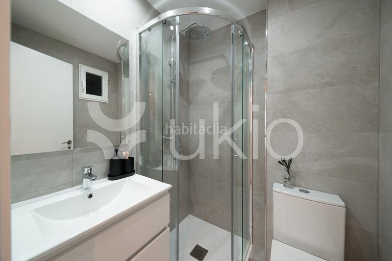 Foto 647abac2-3a86-4336-af8f-d069a674eb1e. Alquiler apartamento  de 3 habitaciones con balcon en cuzco-castillejos en Madrid