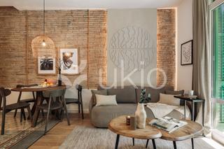 Alquiler Apartamento  Carrer de casanova. Apartamento de 2 habitaciones con balcon en la dreta de l'eixamp