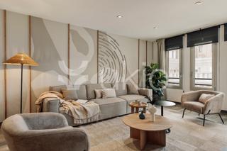 Alquiler Apartamento  Via laietana. Apartamento de 4 habitaciones con terraza en sant pere, santa ca