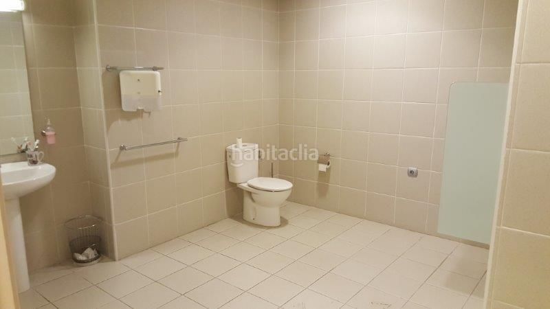 Foto ce3efa3d-c2be-45bf-a0e9-433439a2636a. Local comercial a Grove (O)