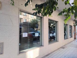 Rent Business premise  Avenida do fragoso. Alquiler local calle fragoso próximo a plaza américa.