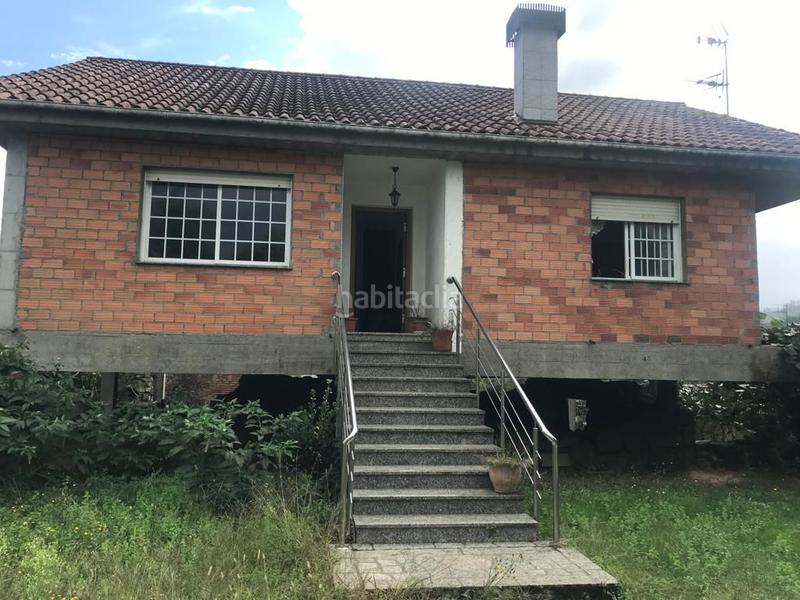 Foto 1932fa0b-fd00-410d-9a5f-13dc538210f0. House with parking in Ponteareas