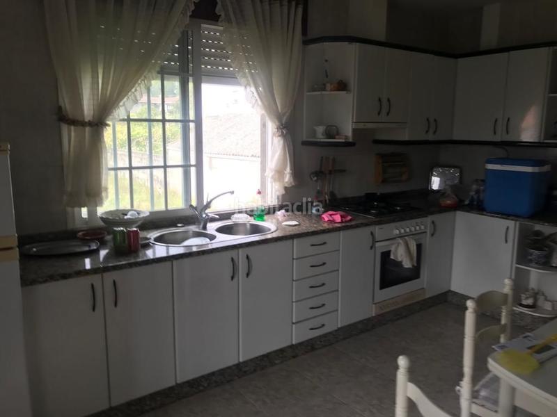 Foto c48709d5-c937-47b0-940d-287bd09df695. House with parking in Ponteareas