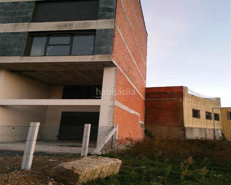 Foto 144eaf6d-5f99-40af-b58d-b25a238c02e9. Edifici a Silleda