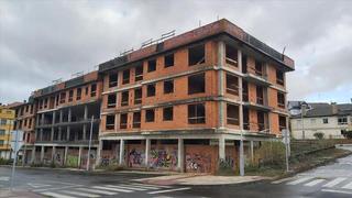 Edifici a Rúa álvaro cunqueiro 11. Venta edificio sin terminar en calle  alvaro cunqueiro-lirios -
