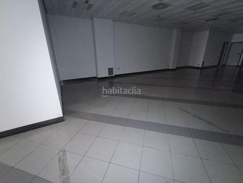 Foto c404cbc5-d46a-4969-b53f-1bf2eca04b01. Business premise in rúa de venezuela 46 in Plaza España - Corte Inglés Vigo