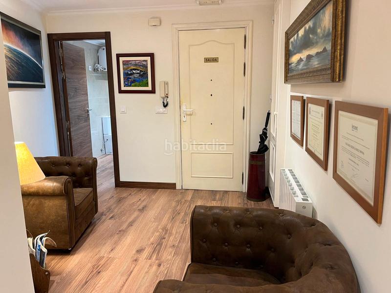 Foto 0807d0fd-ea9a-4ba6-957c-5aec8a67a67b. Oficina amb calefacció a Centro - Areal Vigo