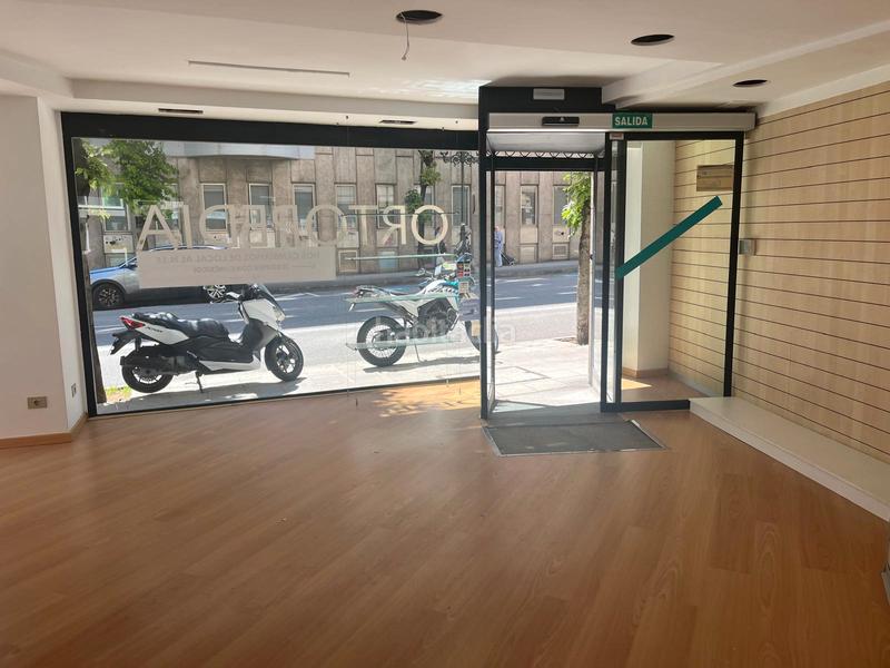 Foto 3065ebe7-2e28-4117-a157-072b9de30dd9. Location local commercial dans Plaza España - Corte Inglés Vigo