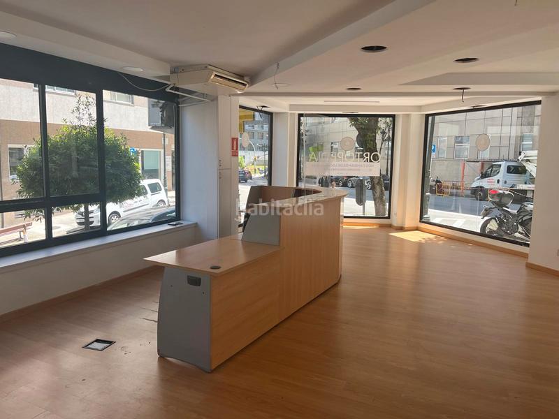 Foto ba4ffd2f-179d-4a07-8229-8d4c77bbced7. Location local commercial dans Plaza España - Corte Inglés Vigo