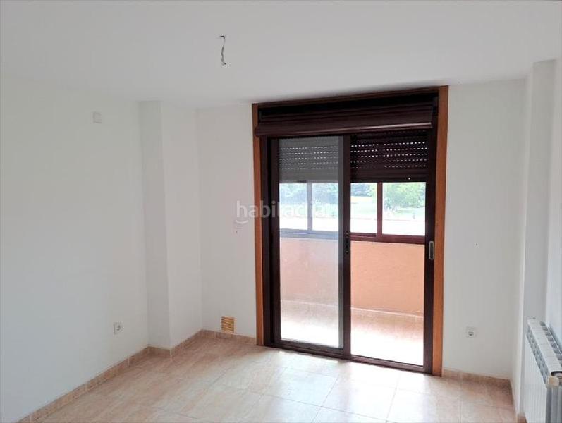 Foto d8a39191-f770-454c-978f-d067a72570f0. Piso en poblado devesa 5 venta calle ramón de valenzuela- piso 3 dormitorios. en Silleda