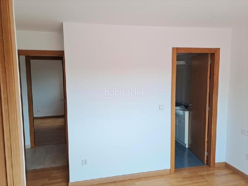 Foto dd54923e-e147-4134-8607-cd78b25f9225. Piso en poblado devesa 5 venta calle ramón de valenzuela- piso 3 dormitorios. en Silleda