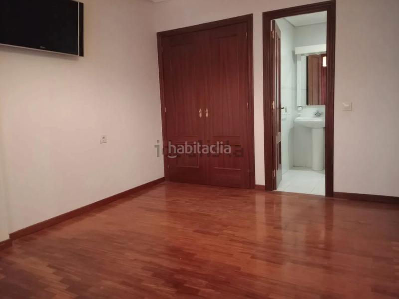 Foto 0df89eb4-80bd-4a39-ad25-85269d2e767b. Appartamento con riscaldamento parcheggio in Centro - Areal Vigo