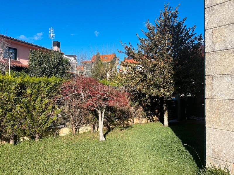 Foto 1fd86cf7-1060-4c38-b343-40ca7703489b. Casa pareada en Nigrán centro Nigrán