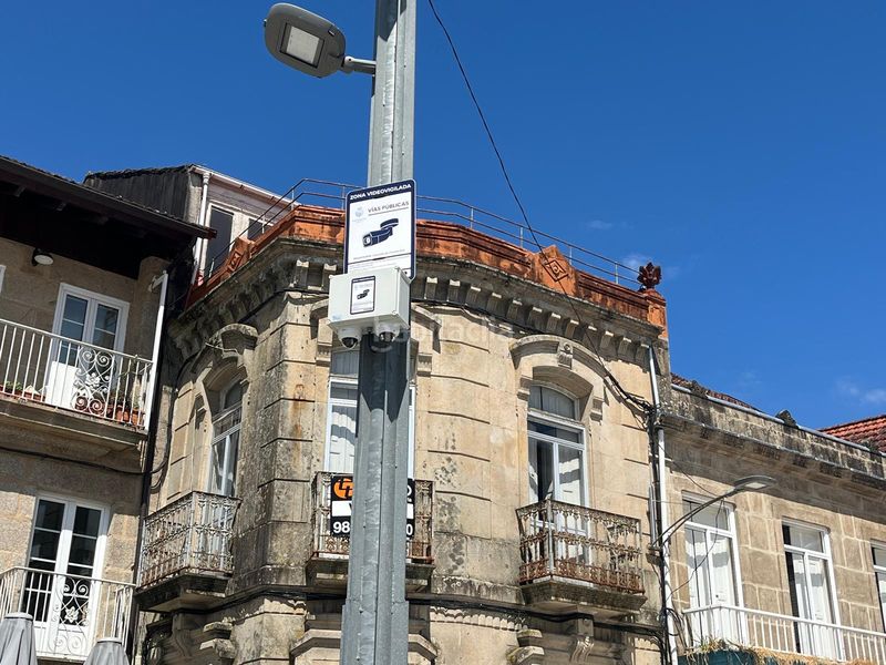 Foto aae54db1-8a09-4ad0-9a8d-517bcfa574bd. Edificio in Ponteareas