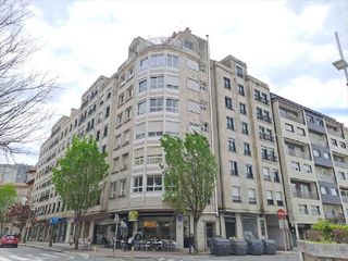 Office space in Avenida raíña vitoria uxía 5. Venta oficina avenida reina victoria (fachada a calle palamios)-