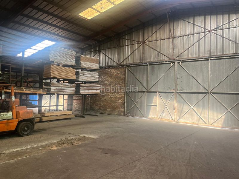 Foto 8482d55a-91cc-4157-9177-2f8338969c8b. Nau industrial a Bembrive Vigo