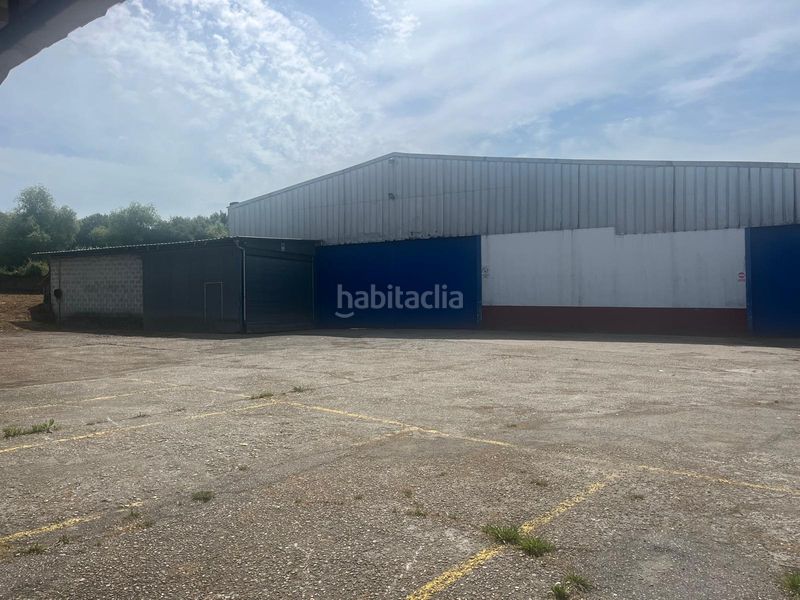 Foto c54b414e-98ff-461e-8b95-c6f2af57d17a. Nau industrial a Bembrive Vigo