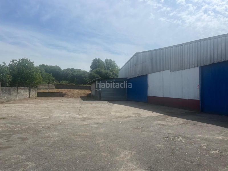 Foto ea0f8296-7246-4a9f-884a-2d2f56d0e76f. Nau industrial a Bembrive Vigo