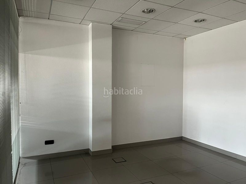 Foto 3d103b90-1f56-4f8b-9260-8e538b78f641. Local comercial a As Travesas - Balaidos Vigo