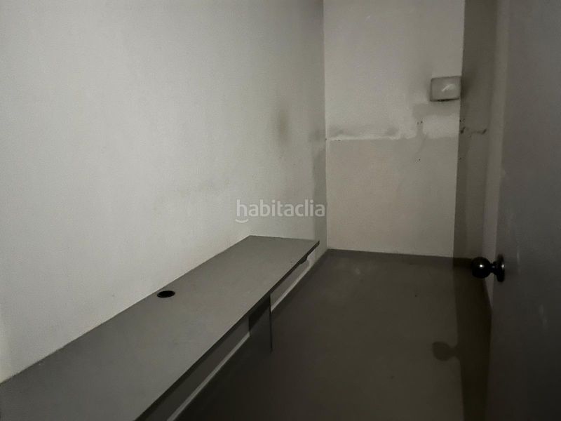 Foto 42fc2ee7-aae5-48dc-8b86-a348deab4d37. Local comercial a As Travesas - Balaidos Vigo