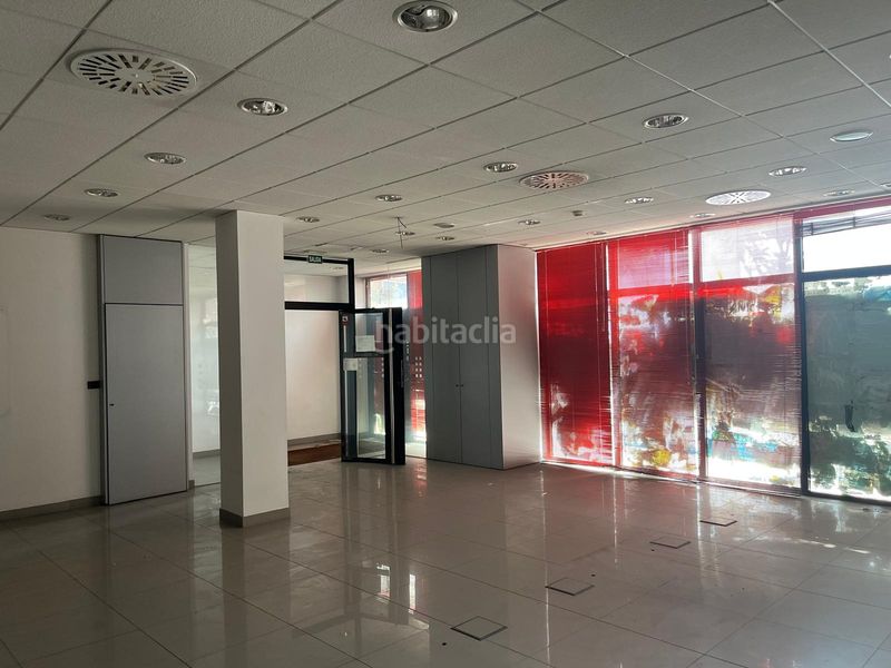 Foto a554f2cf-c5b8-4c52-a503-d66af1435af1. Local comercial a As Travesas - Balaidos Vigo