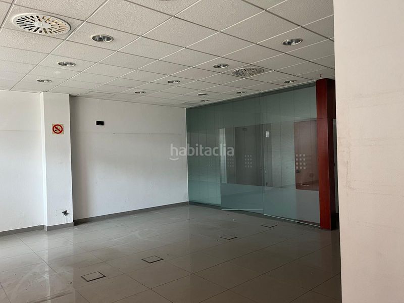 Foto e4c82553-641a-443c-8195-177ac26402b9. Local comercial a As Travesas - Balaidos Vigo