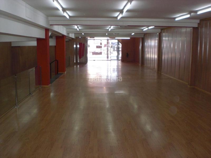 Foto 5575617a-a567-47a5-b2b9-cf19c7913cb0. Alquiler local comercial alquiler local calle urzáiz. en Vigo