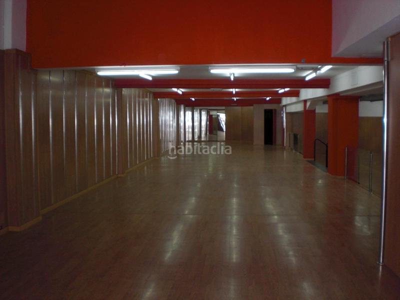 Foto b324f74c-9a9a-4cc3-9333-b32850a274f4. Alquiler local comercial alquiler local calle urzáiz. en Vigo