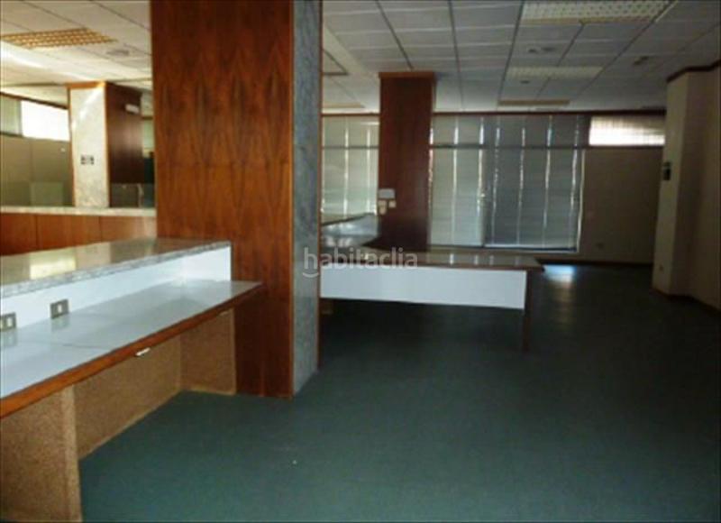 Foto 4399c967-b3a9-426e-9d9b-1dd7f18c6a5c. Alquiler local comercial alquiler local calle sanxenxo-zona Coia. en Vigo