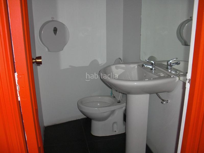 Foto 7e7a2745-deb9-48c8-854c-e1a7df4fa4fe. Rent business premise in travesía de Vigo - san xoán Vigo