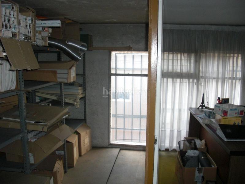 Foto 685e2fbf-3365-4a2d-9585-5bbf17bb652d. Alquiler local comercial alquiler local calle vía norte ideal ferretería. en Vigo