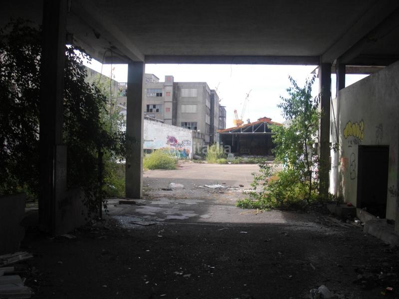 Foto f7423fcb-589f-4e2a-b105-77b5621ec7ee. Terreno residenziale in Plaza de la industria Vigo